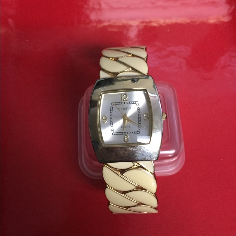 Geneva quartz bracelet watch. Excellent condition.